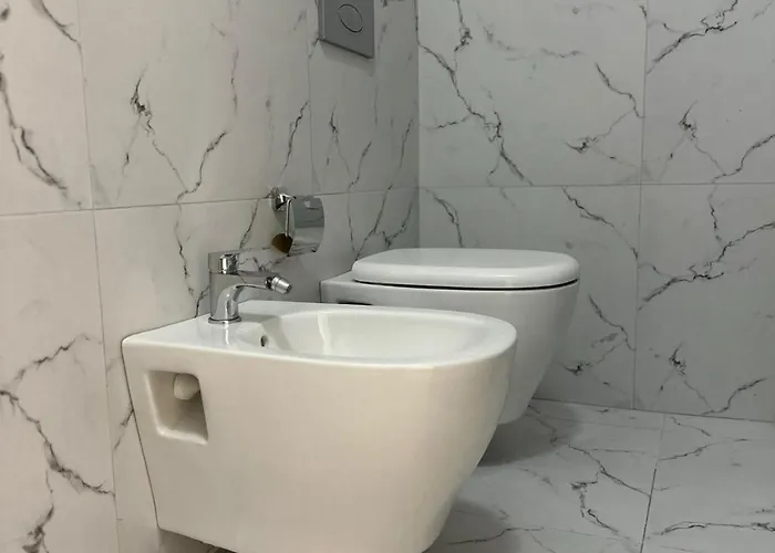 Agate Center Apartment *