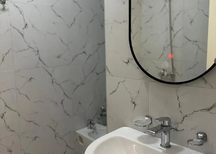 Agate Center ティラナ